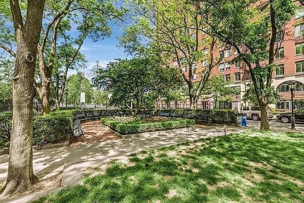 Building Photo - 380 Rector Pl