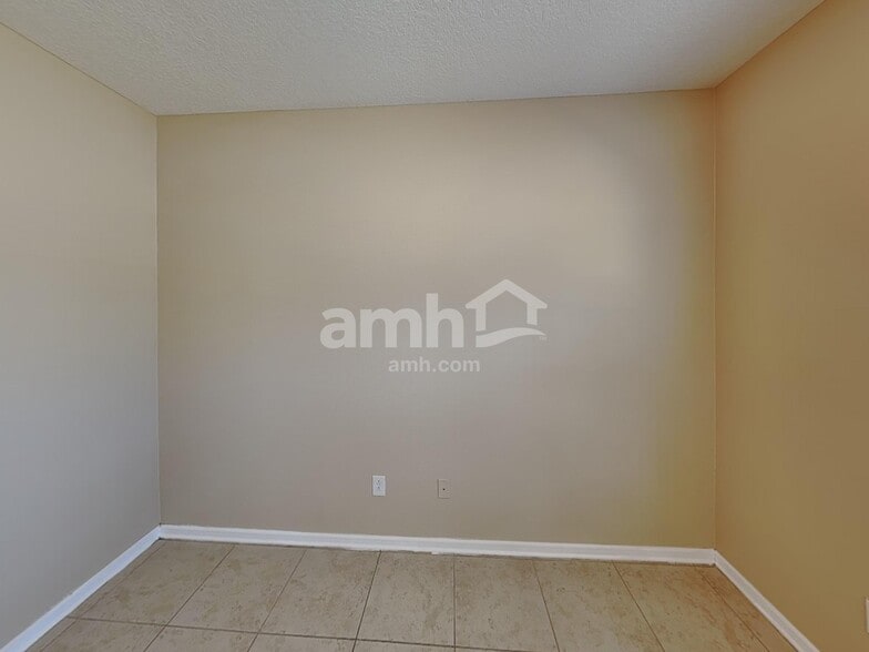 Building Photo - 210 Athens Dr