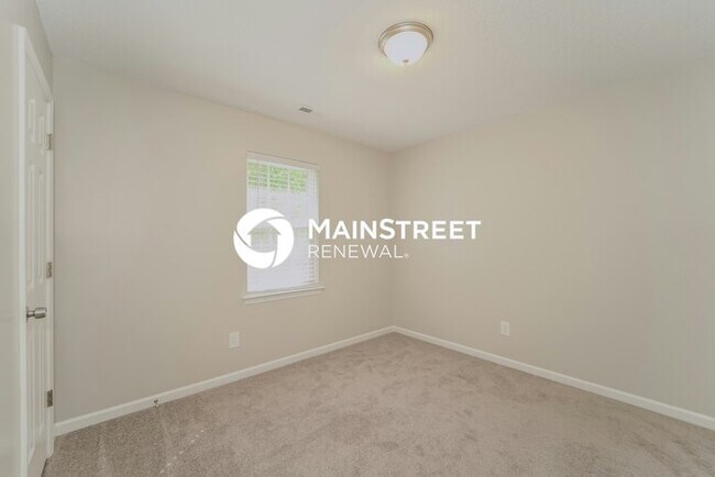 Building Photo - 3 Bedroom Pet-Friendly Home in Charlotte, NC with Main Street Renewal