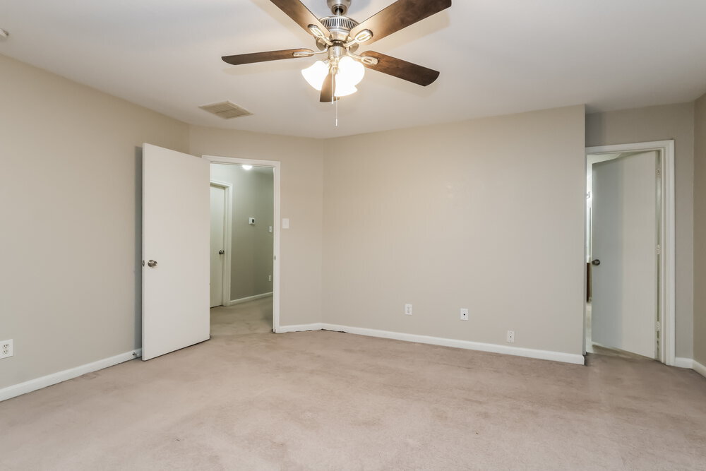 Building Photo - 15602 Clarks Fork Ct