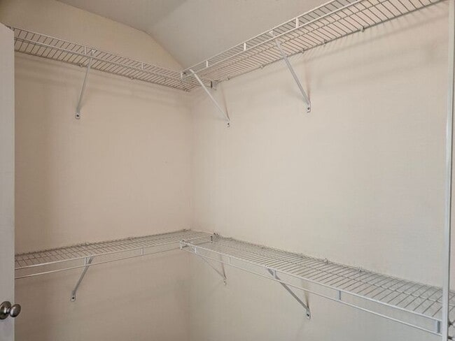 Building Photo - Ivy Square Patio Home