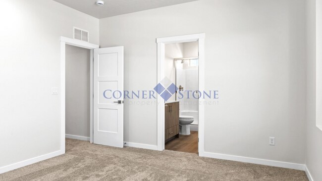 Building Photo - Modern New Construction Home in Boise!