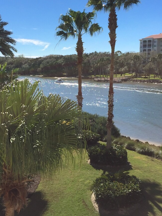 Building Photo - 102 Yacht Harbor Dr