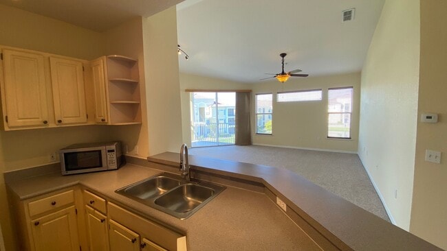 Building Photo - Beautiful 2br/2ba Visconti Condo with W/D ...