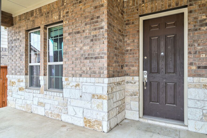 Building Photo - 213 Mindy Way