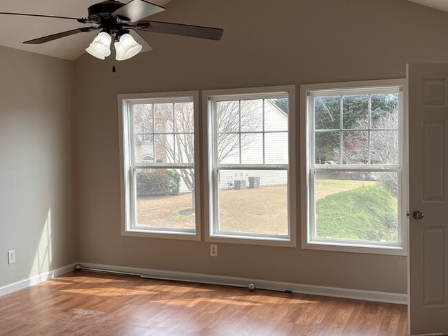 Building Photo - 4745 Stonehaven View