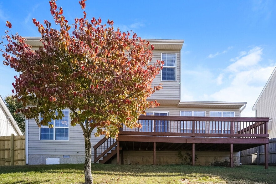 Building Photo - 3106 Creekview Ln