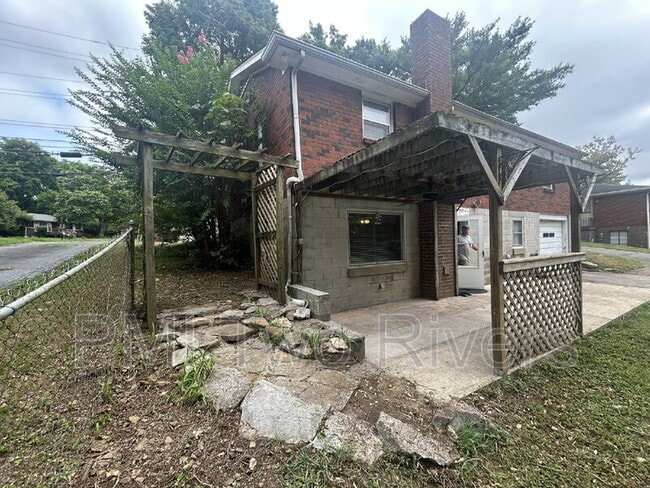 Building Photo - 328 Jacksonian Dr