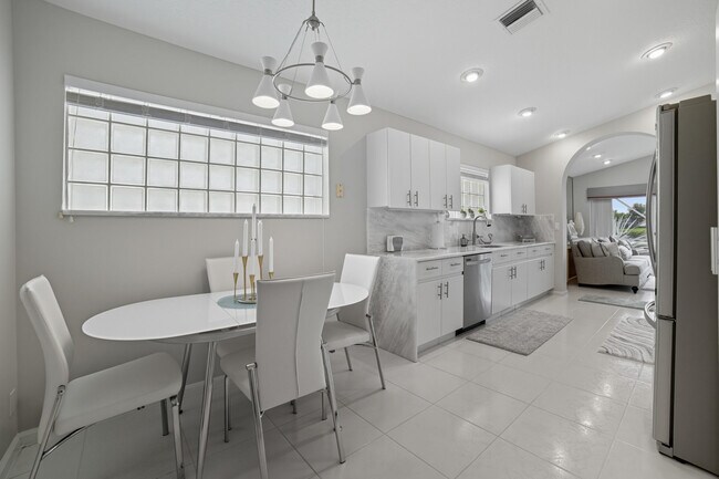 Building Photo - 12573 Coral Lakes Dr