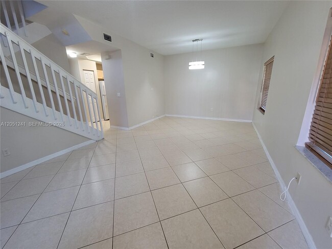 Building Photo - 2335 Mariner Ct