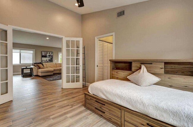 Building Photo - 21221 Sawmill Ct