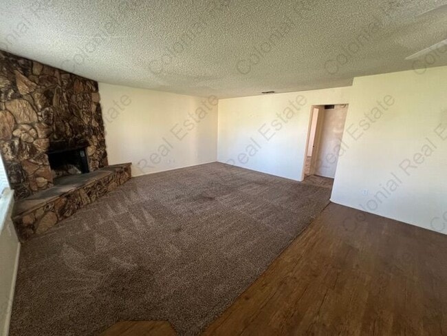 Building Photo - 2 Bedroom 2 Bathroom & 1 Car Garage