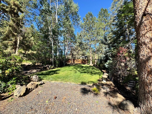 Building Photo - FOR RENT: FURNISHED LONG-TERM EXTREMELY CO...