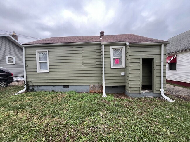 Building Photo - **Deposit Special $500**Available Now** 45...