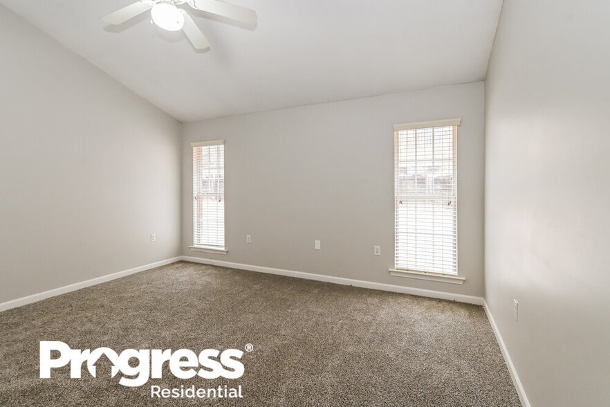 Building Photo - 4060 Triple Crown Loop N