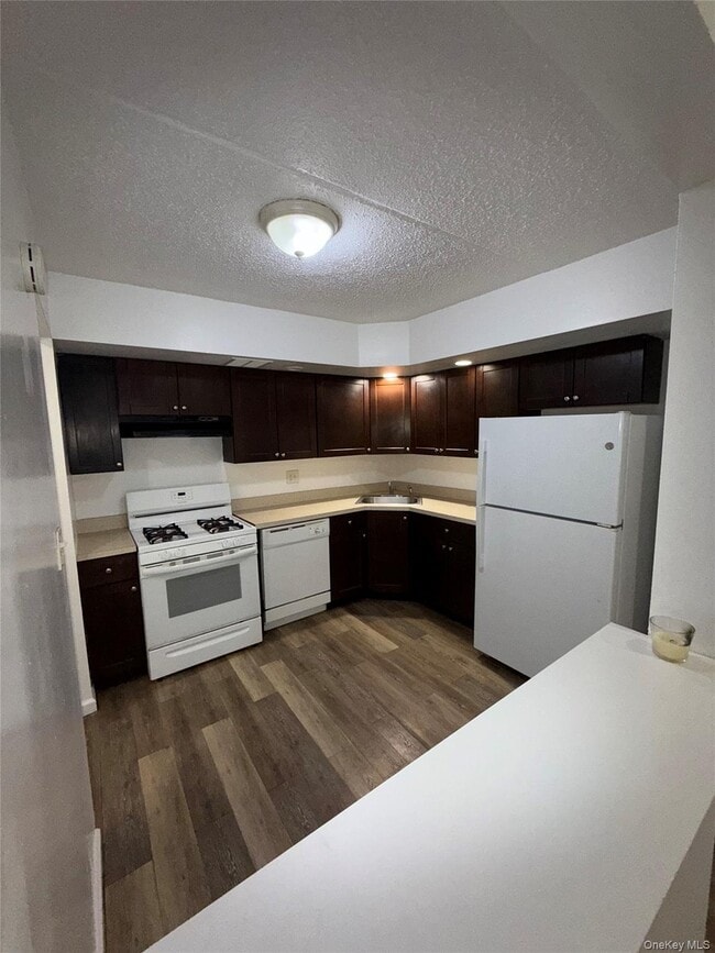 Building Photo - 71-07 Sutton Pl