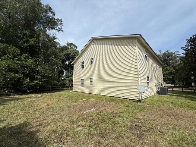 Building Photo - 405 Tallahassee St