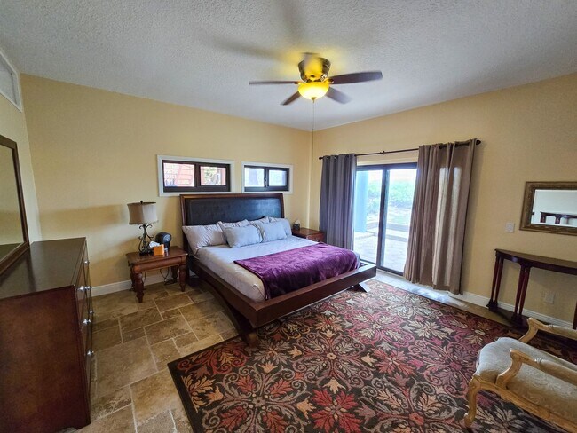 Building Photo - OCEANFRONT FURNISHED ANNUAL ONE BEDROOM ONE BATH