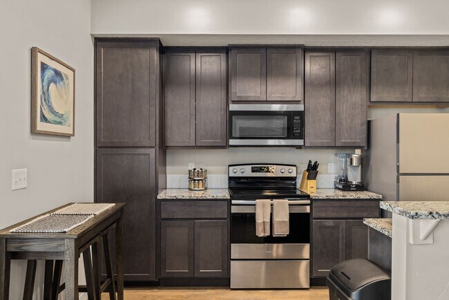 Primary Photo - Beautiful Home in Garden City!