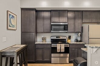 Building Photo - Beautiful Home in Garden City!