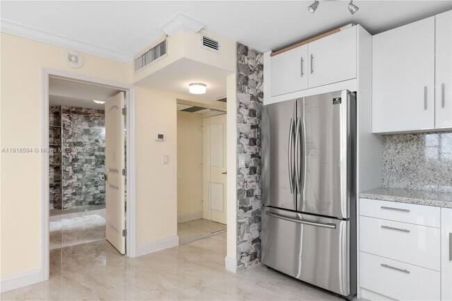 Building Photo - 3180 S Ocean Dr