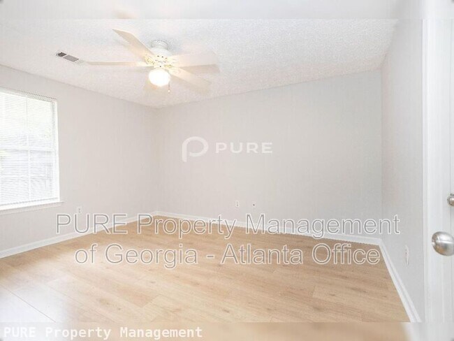 Building Photo - 2414 Leeward Ct