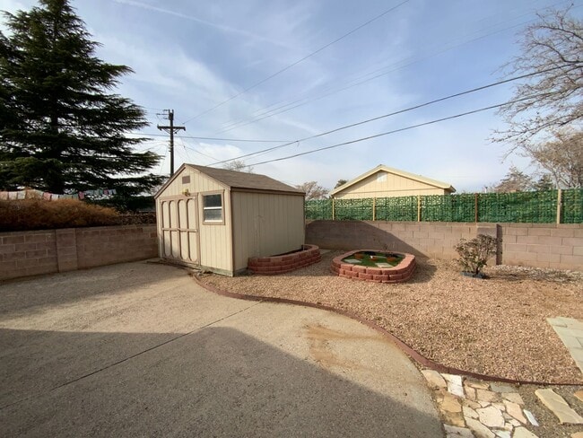Building Photo - 3 Bedroom Single Story Home Available Near Eubank Blvd NE & Indian School Rd NE!
