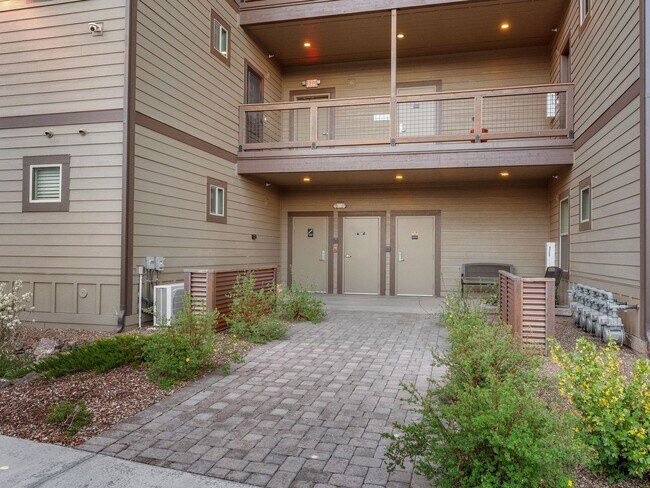 Building Photo - Charming 3BR Condo in Flagstaff