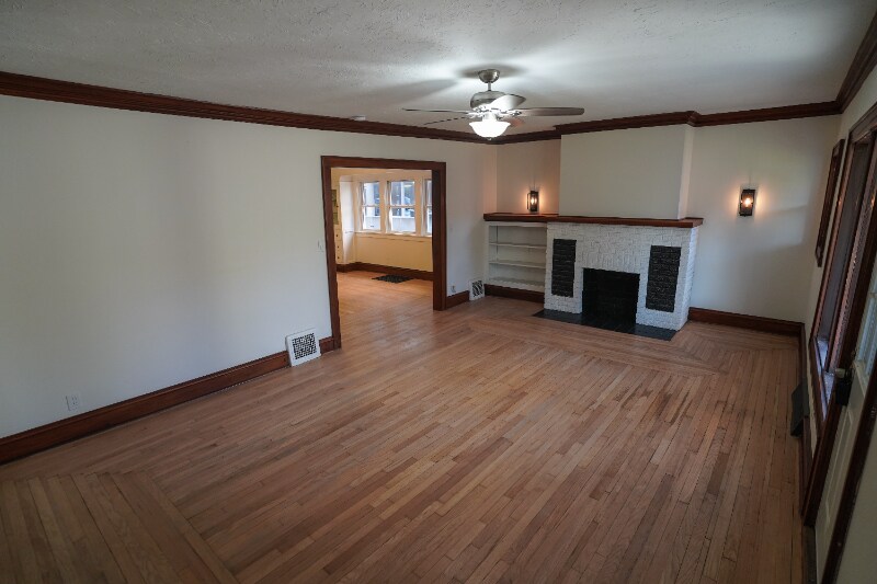 Building Photo - 11416 Clifton Blvd