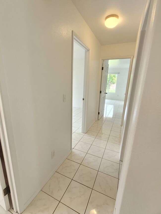 Building Photo - 3BD 2BA HOME IN HILO'S WAIAKEA HEIGHTS