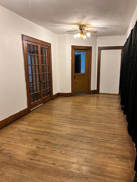 Building Photo - 945 21st St