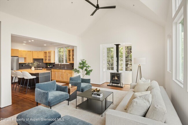 Building Photo - 302 Wild Spring Ln