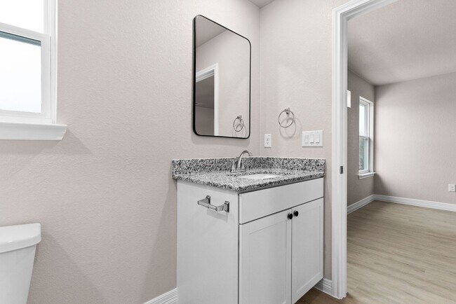 Building Photo - 804 White Meadow Ln