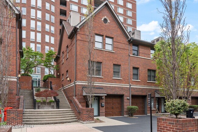 Building Photo - 638 S 2nd St