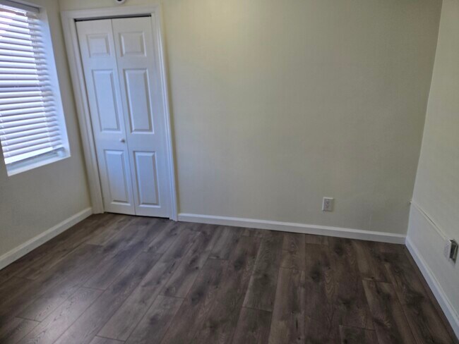 Building Photo - 1355 Dewitt St