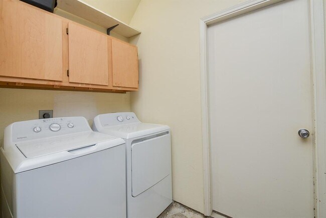 Building Photo - 306 Wilcrest Dr