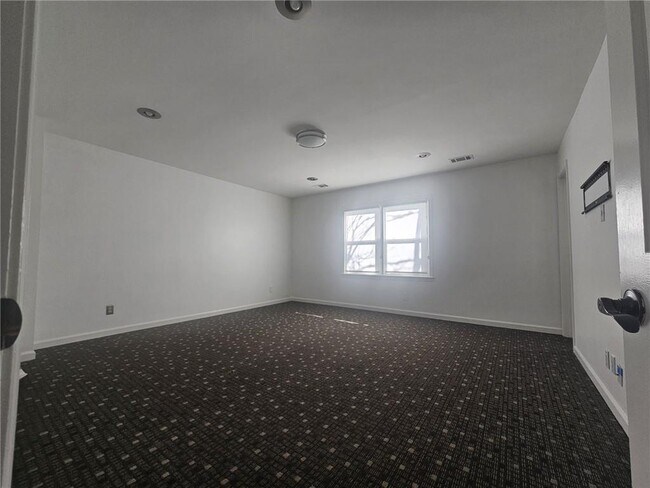 Building Photo - 526 Coopers Pond Dr