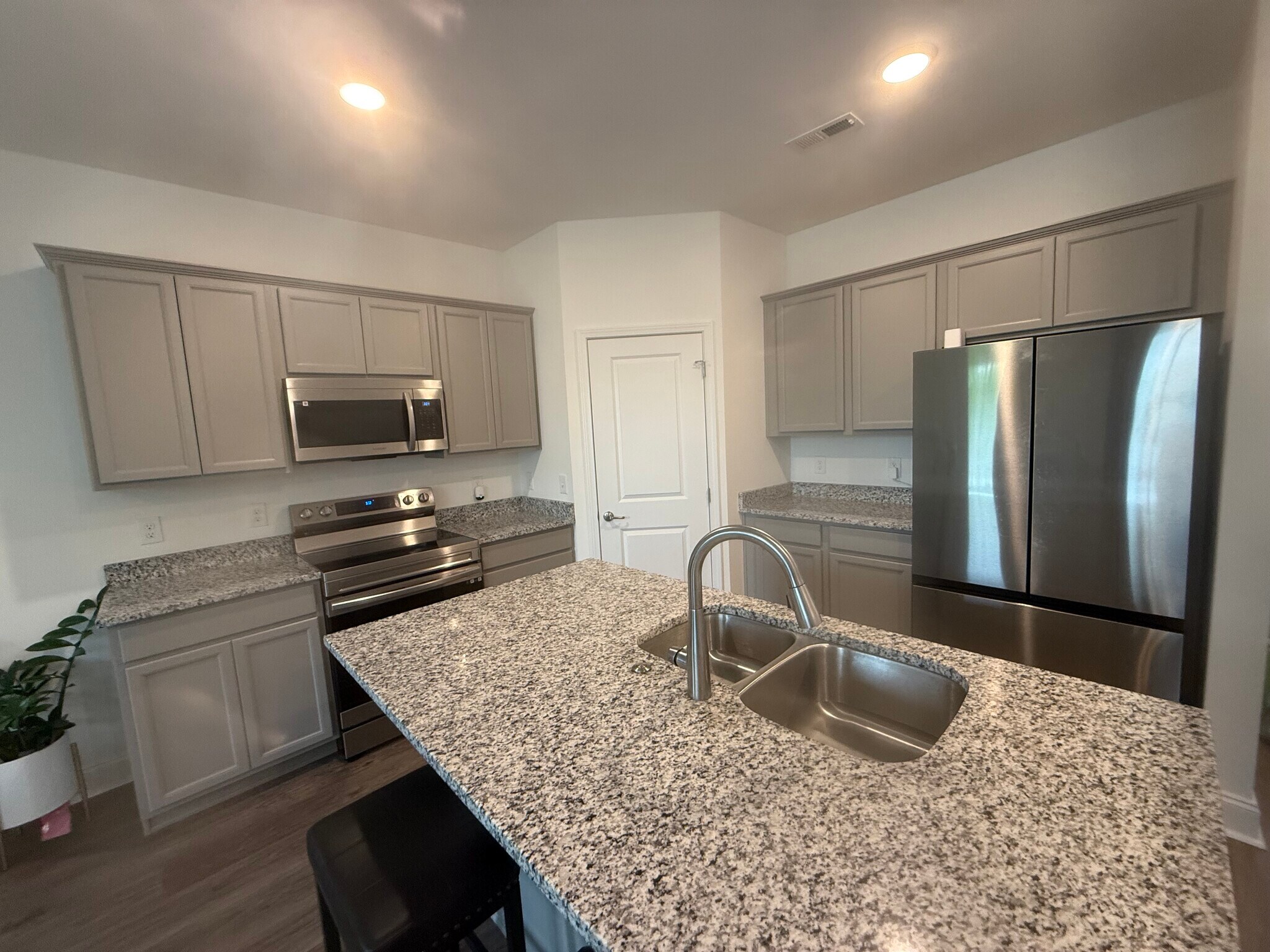 New Samsung fridge - 1516 Mountain Quail Cir