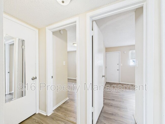 Building Photo - 6104 E 152 Terrace