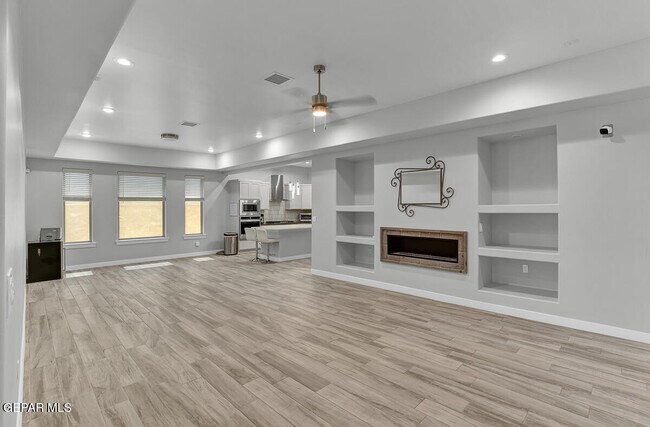 Building Photo - 13405 Emerald Glass Dr