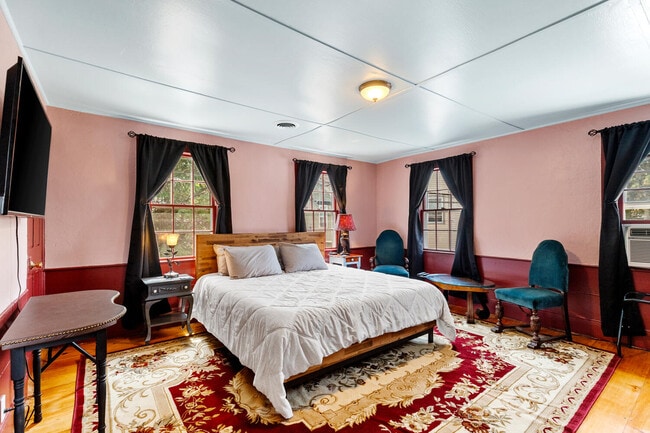 Building Photo - 25 Becket St