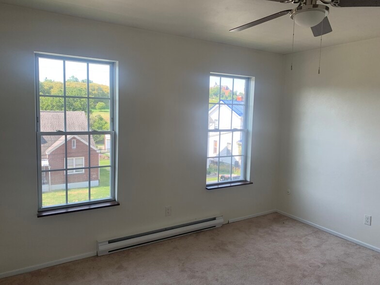 Building Photo - 315 Concord Ave