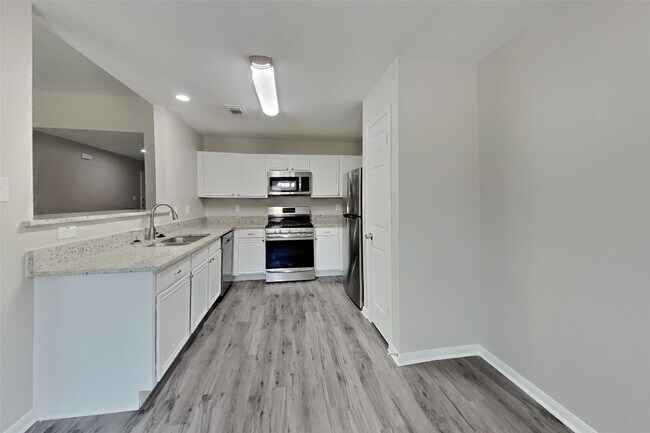Building Photo - 2815 Fox Mountain Dr