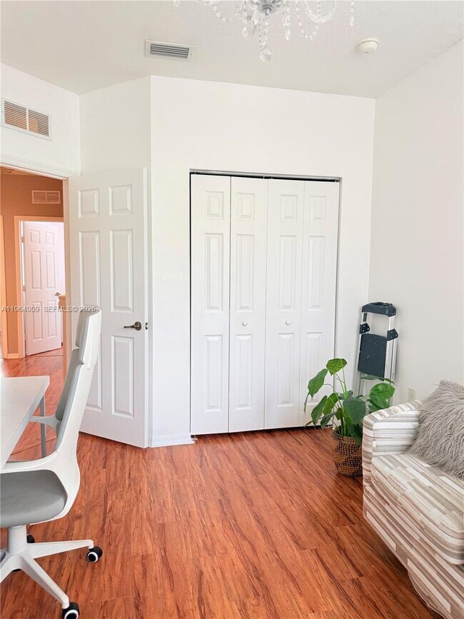 Building Photo - 14136 SW 51st Ln