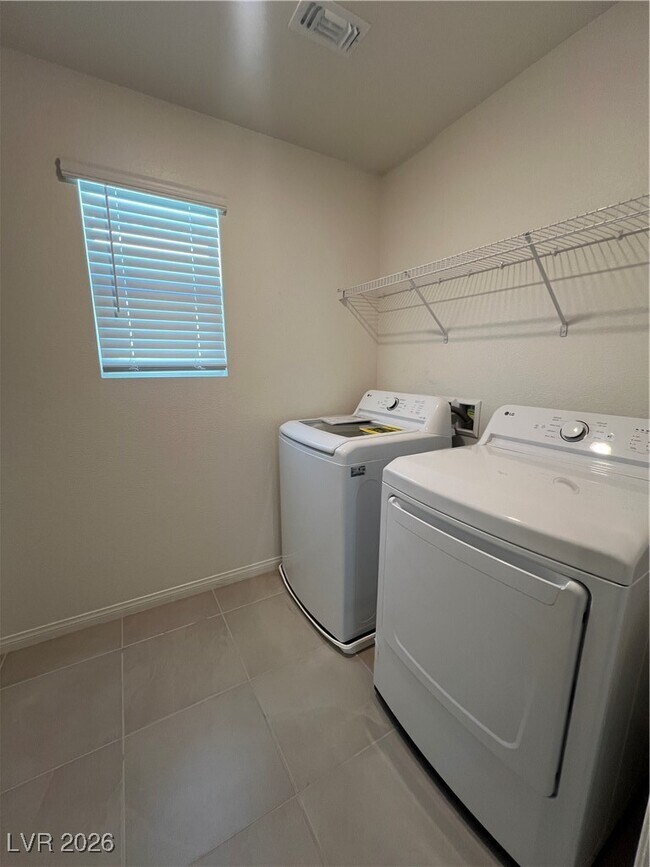 Building Photo - 6869 Calvitero St