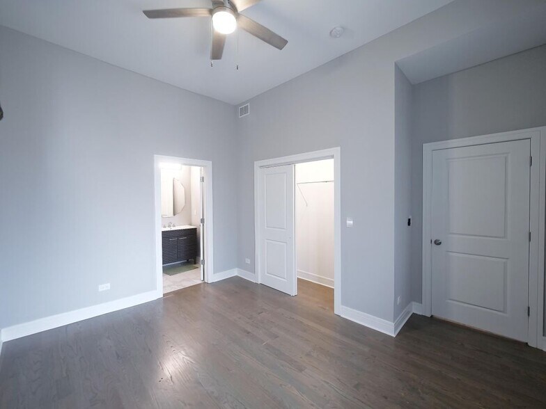 Building Photo - 4347 S Vincennes Ave