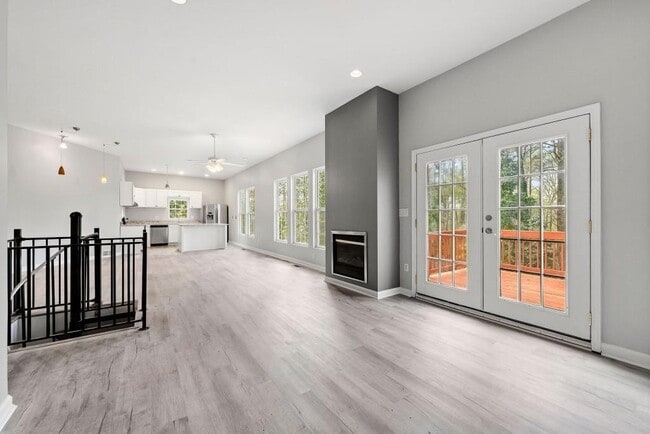 Building Photo - 880 Melody Ln