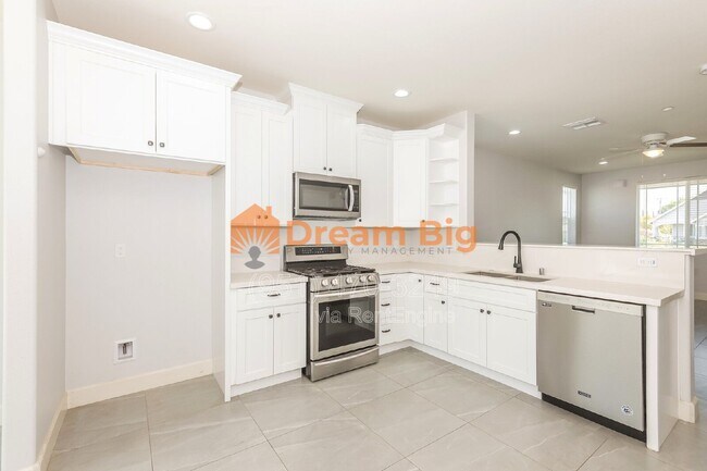 Building Photo - 5167 Peony Ct