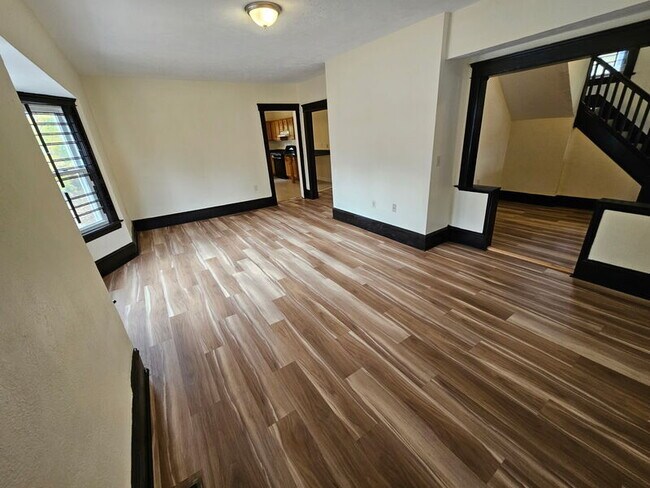 Building Photo - 876 E 149th St