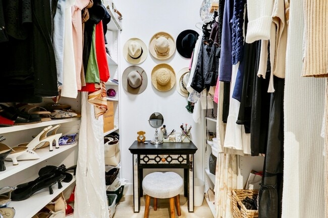 Building Photo - 387 Kelsey Park Dr